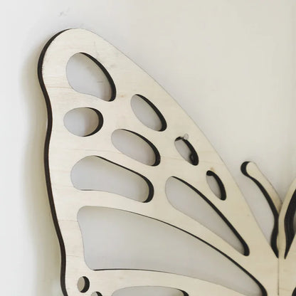 Schmetterling Wandregal aus Holz – Stilvolle Wanddekoration mit praktischem Stauraum